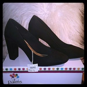 New Black pumps
